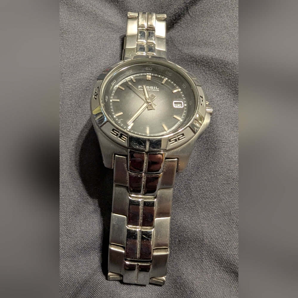 FOSSIL Unisex Silver Waterproof Watch with Dark Dial Vintage Needs Battery
